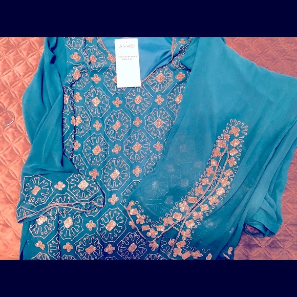 Plus Size Authentically Beaded By Hand
Firm pricing - Picture 2 of 2